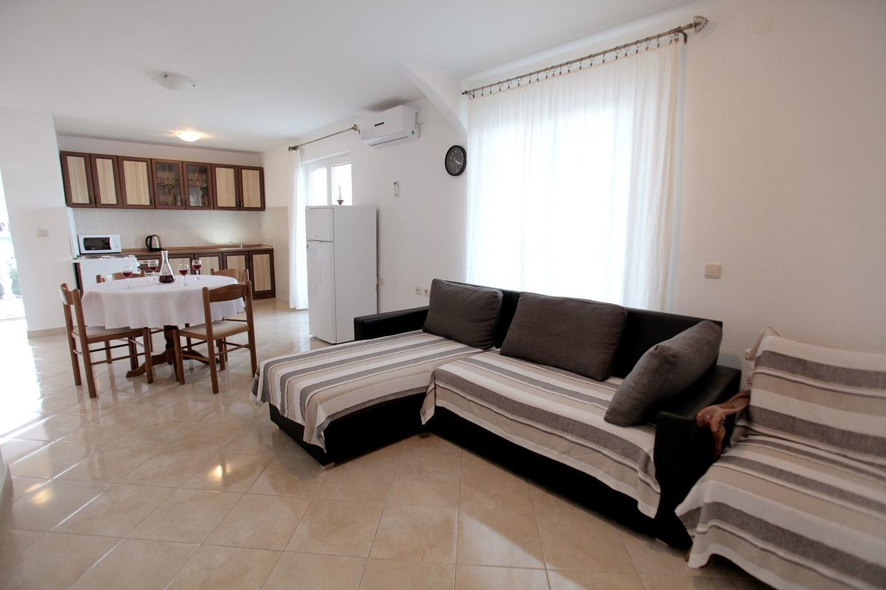 Apartments Iva Trogir Eksteriør bilde