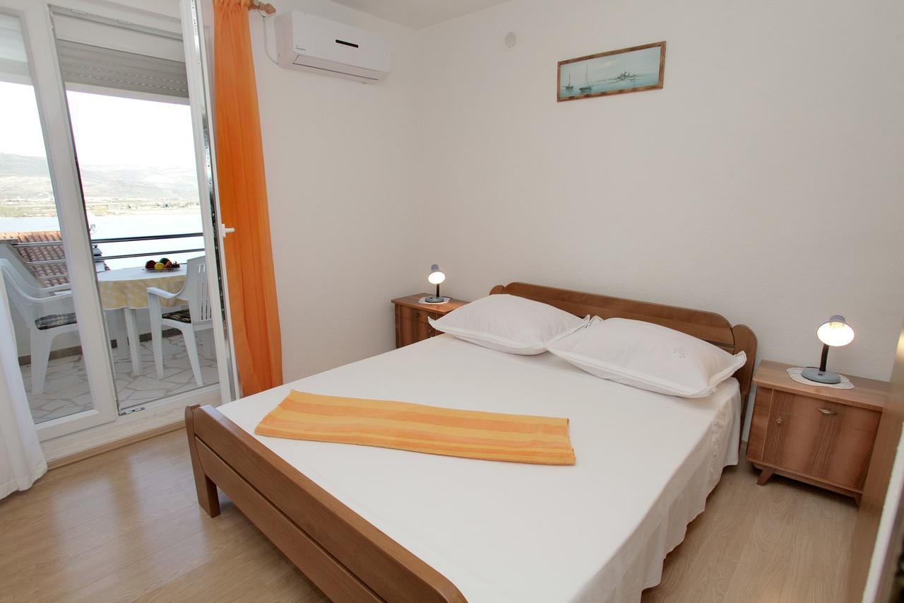 Apartments Iva Trogir Eksteriør bilde