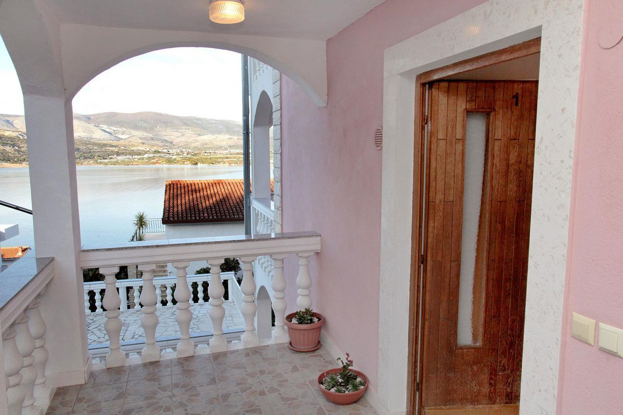 Apartments Iva Trogir Eksteriør bilde