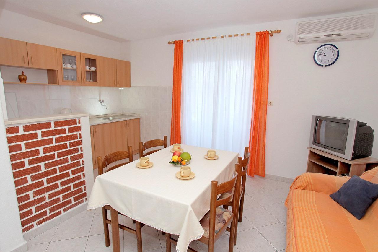 Apartments Iva Trogir Eksteriør bilde